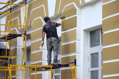 Jakie są najczęstsze błędy przy malowaniu sztukaterii?  